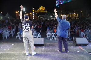 Dsc07855.Hand Lifted